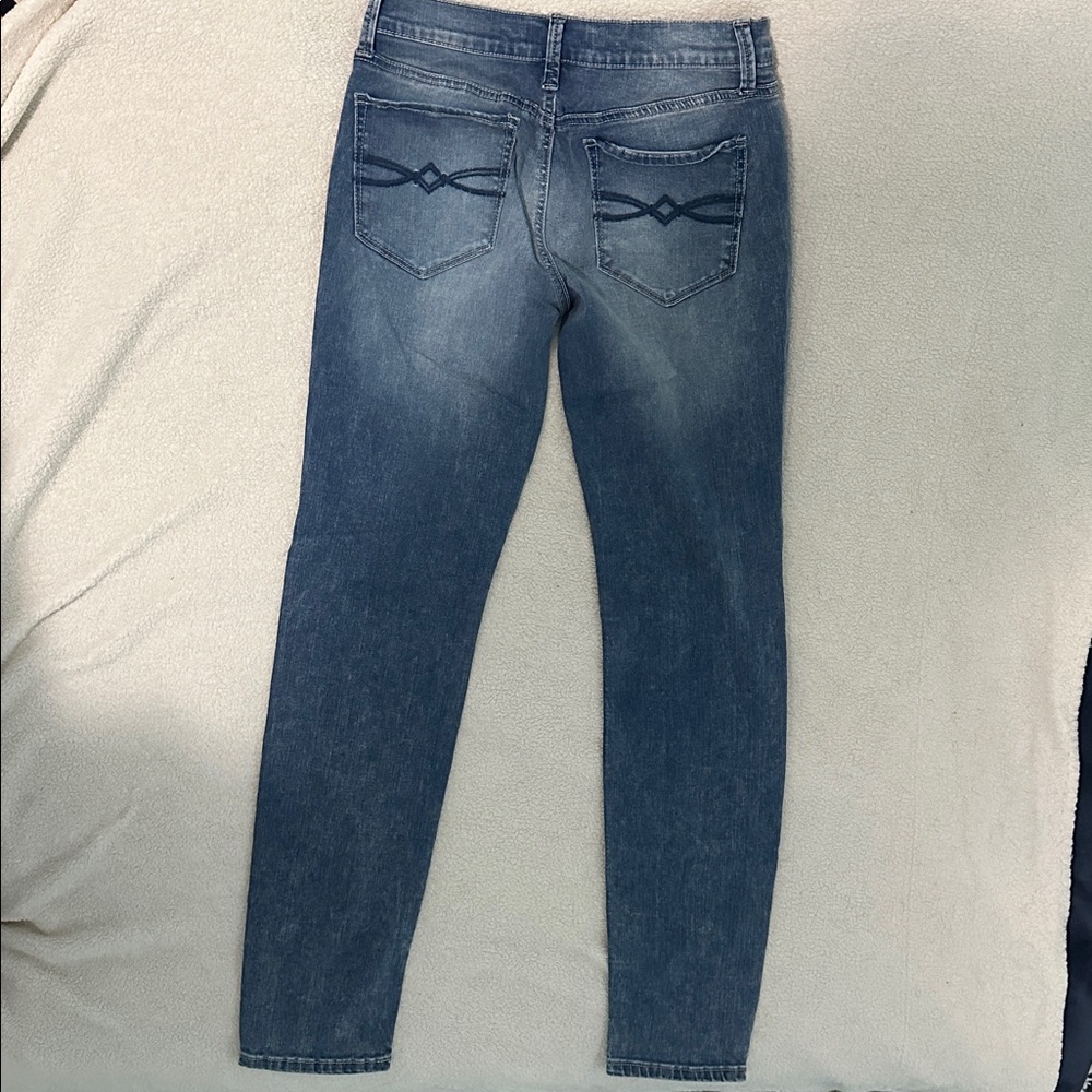 Mudd Faded Blue Low Rise Skinny Jeans - Picture 3 of 3